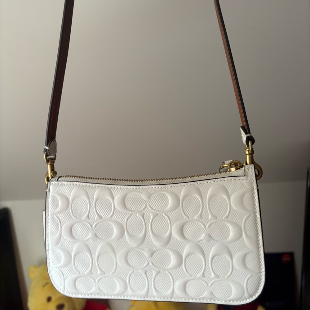Coach Patent signature Leather Penn Chalk